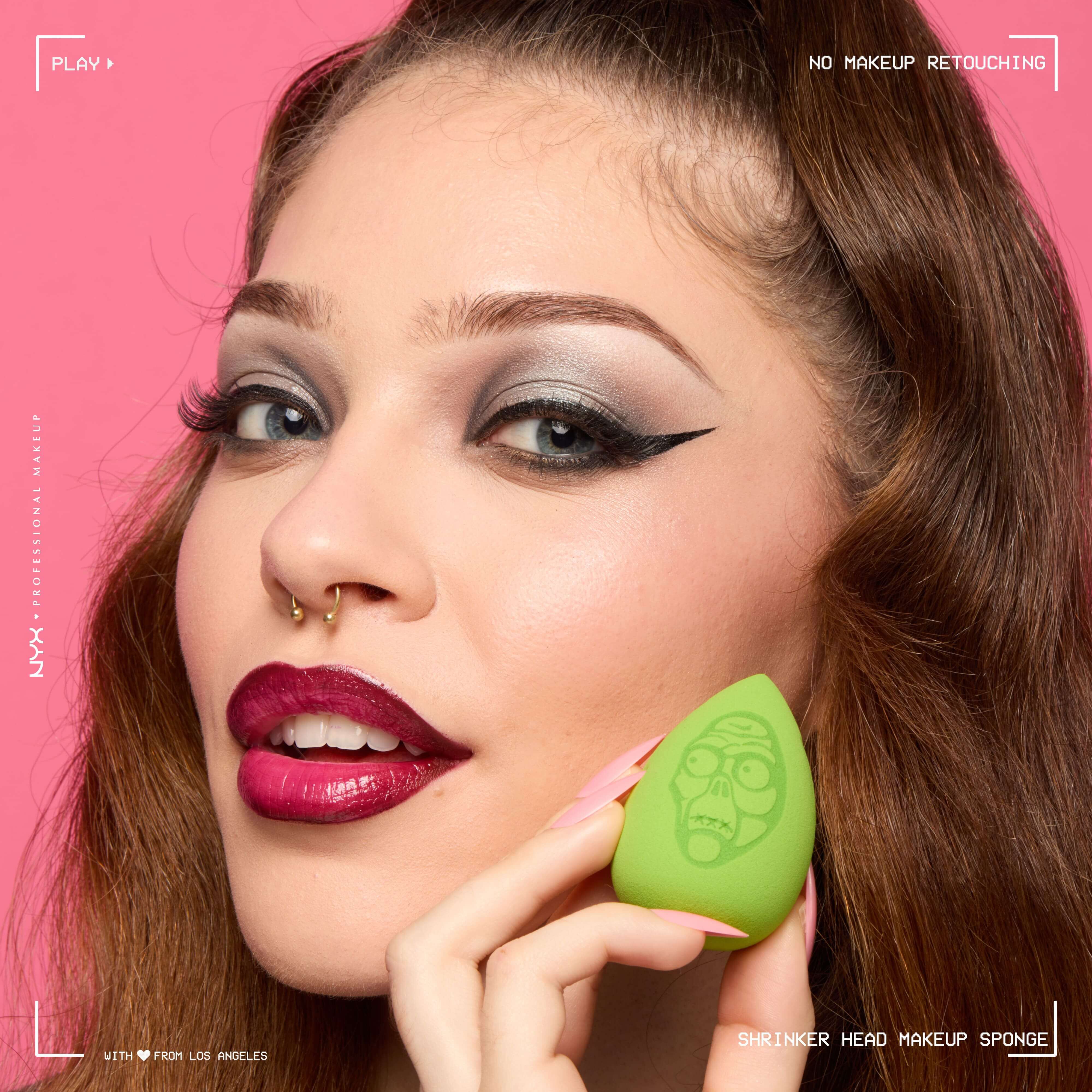 Beetlejuice Shrinker Makeup Sponge & Travel Case