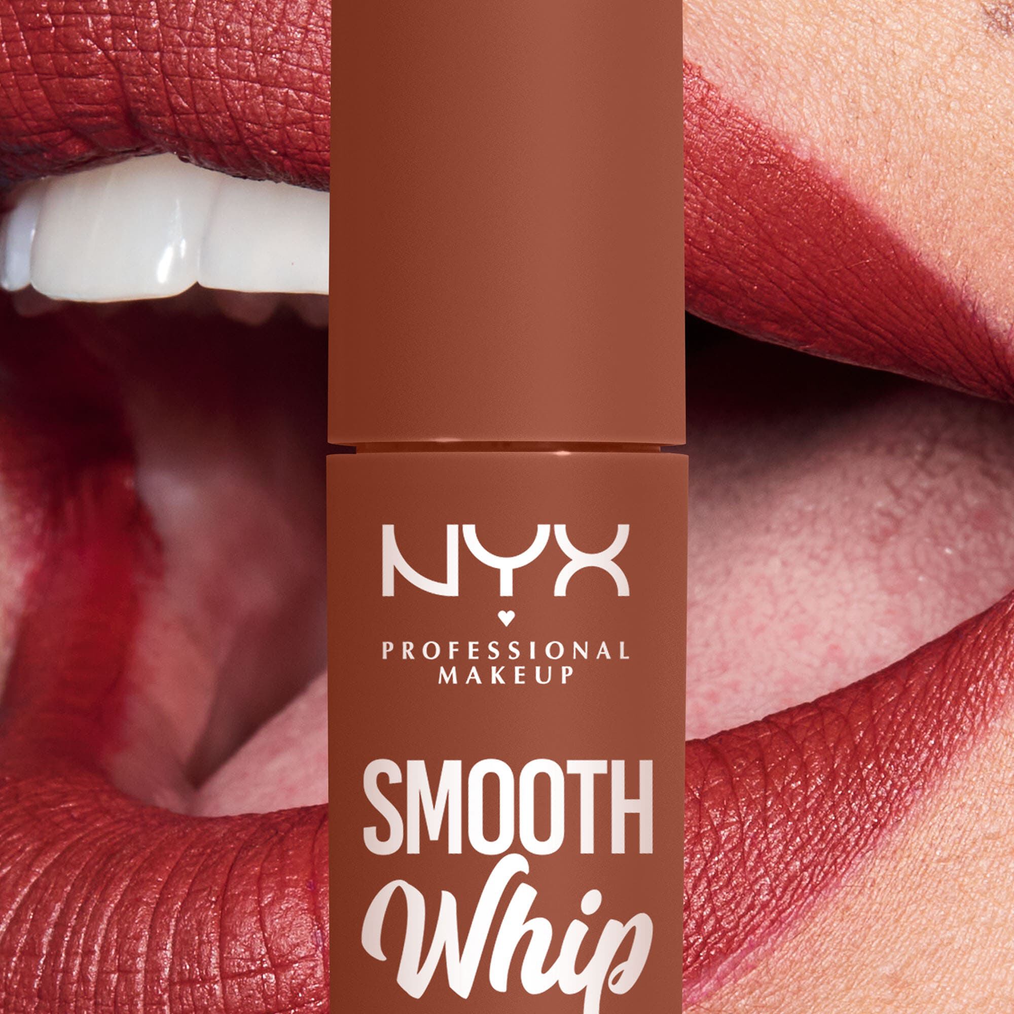 CREME A LEVRES LISSE ET MATE SMOOTH WHIP